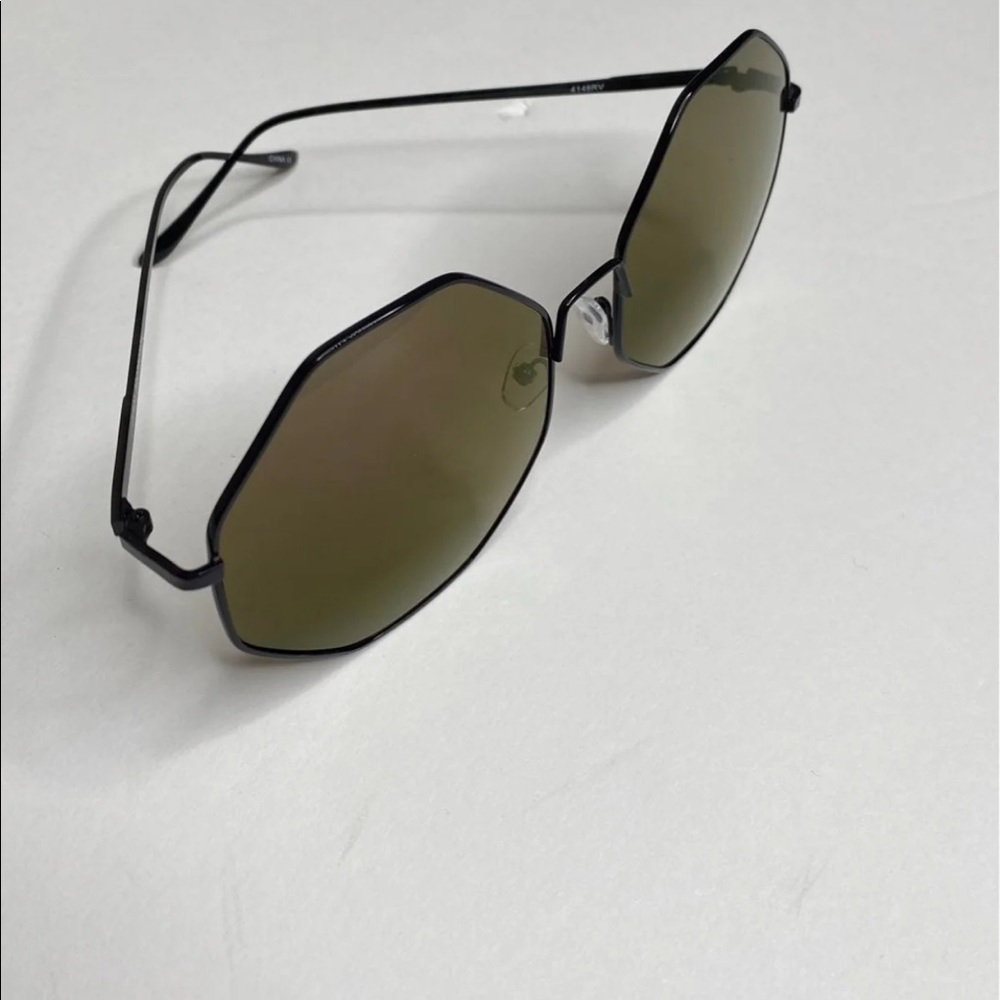Unisex shades